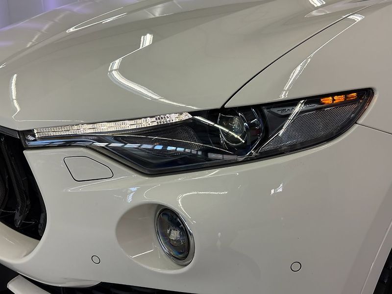 Maserati Levante V6 Q4 DIESEL, PANORAMA, VZDUCH - fotka 8 z 28