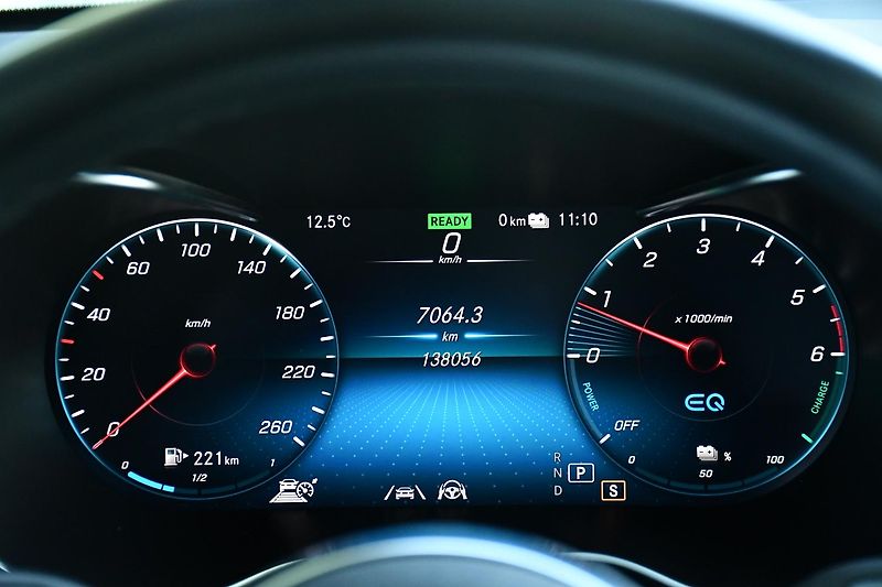Mercedes-Benz GLC 300de 4MATIC ČR - fotka 36 z 42