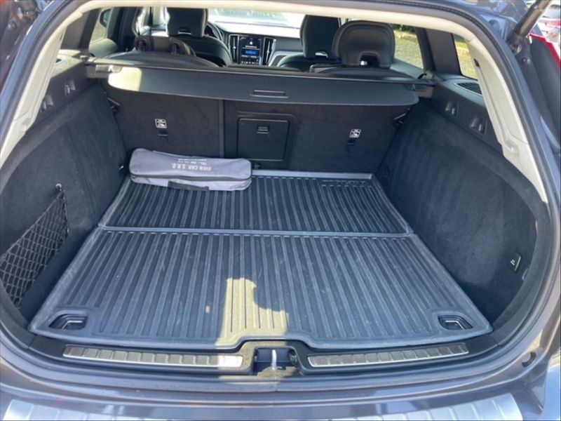 Volvo V60 2,0 B3 Core AT - fotka 6 z 11
