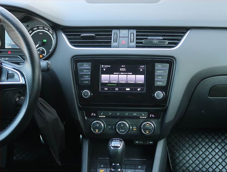 Škoda Octavia (2014) RS 2.0 TDI, Automat - fotka 12 z 26