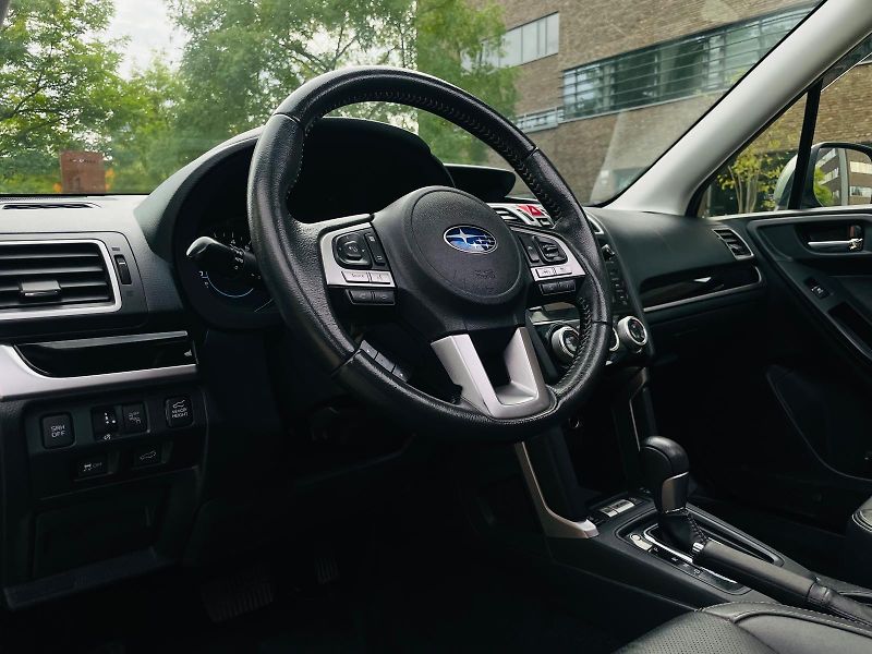 Subaru Forester 2.0i 1.MAJITEL TAŽNÉ SERVISKA - fotka 27 z 48