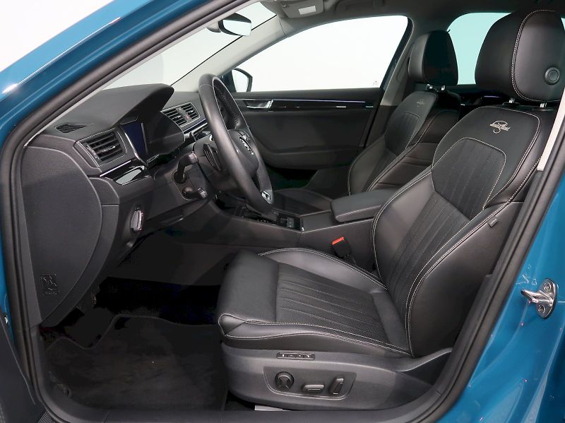 Škoda Superb (2023) LAURIN&KLEMENT 2.0TSI 206KW 4x - fotka 13 z 47