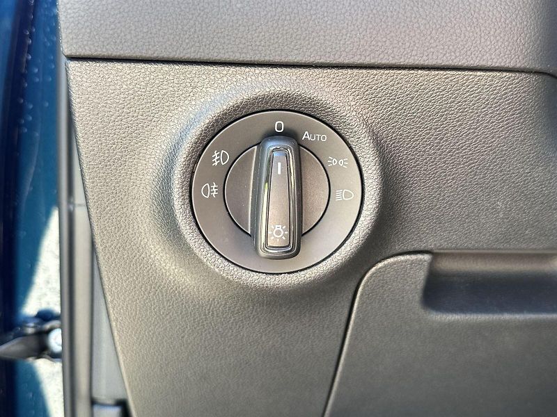Škoda Karoq (2022) 1.0 TSI Ambition - fotka 12 z 32