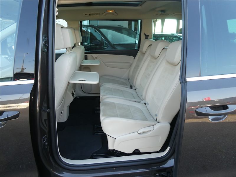 Volkswagen Sharan 2,0 TDi HIGHLINE, rezervace - fotka 22 z 50
