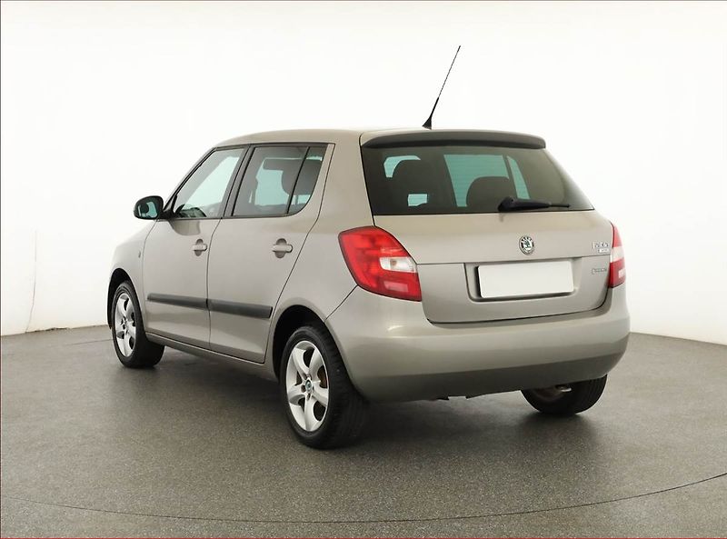 Škoda Fabia (2008) Ambition 1.2 12V, v provozu - fotka 4 z 12