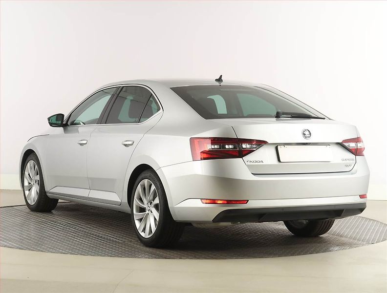 Škoda Superb (2016) 2.0 TDI 4x4, 4X4, Automat - fotka 4 z 31
