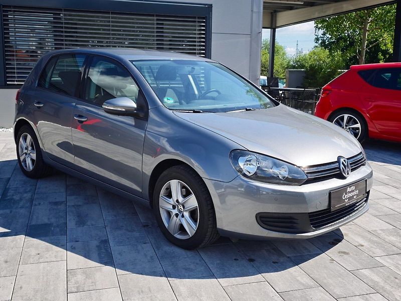 Volkswagen Golf (2010) 1,6 i 75 KW Comfort - fotka 3 z 33