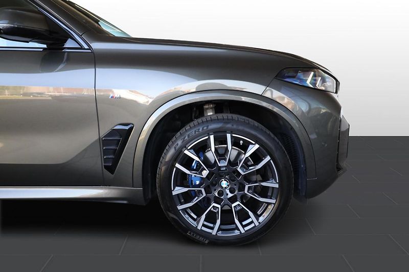 BMW X5 xDrive30d - fotka 10 z 35