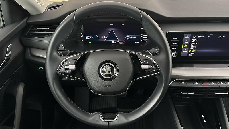 Škoda Octavia 2.0 TDI DSG Ambition - fotka 9 z 24