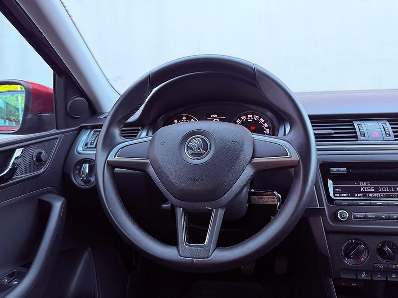 Škoda Rapid 1.2 TSi Ambition Spaceback, Se - fotka 16 z 26