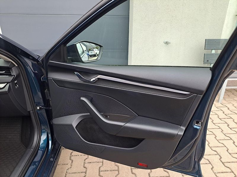Škoda Octavia (2022) 1.0 TSI E-TEC DSG7, ZÁRUKA - fotka 19 z 33