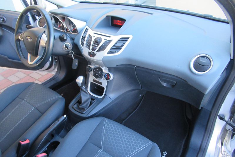 Ford Fiesta 1.2i KLIMA  SADA ALU KOL - fotka 11 z 20
