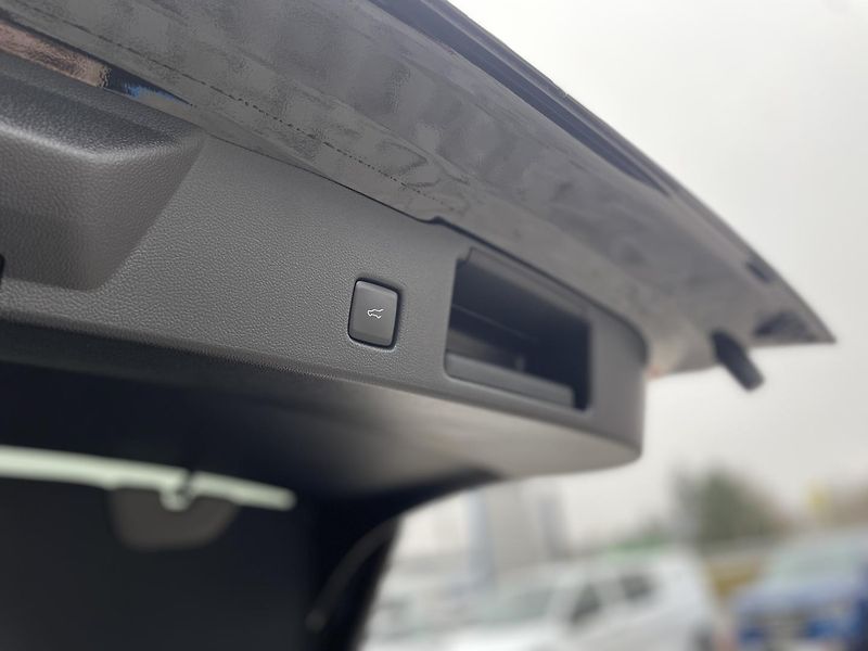 Ford Kuga ST-Line X 2,5 HEV 134 kW AT - fotka 11 z 39