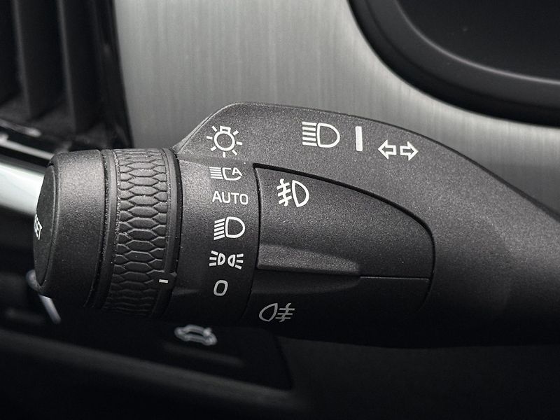 Volvo S90 T6 AWD MOMENTUM AUT 1.maj - fotka 31 z 53