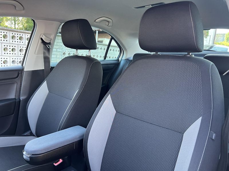 Škoda Rapid 1.4TSi 90kw DSG KLIMA ALU ČR - fotka 10 z 38