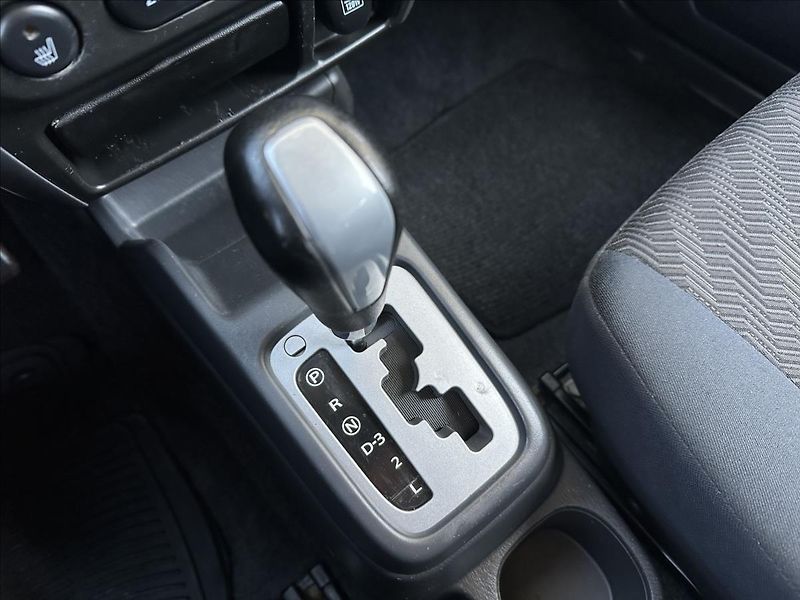 Suzuki Jimny 1,3 4x4 AUTOMAT TAŽNÉ - fotka 16 z 18