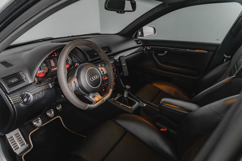 Audi RS 4 (2007) Avant*4.2 V8*Quattro*R19 - fotka 11 z 18