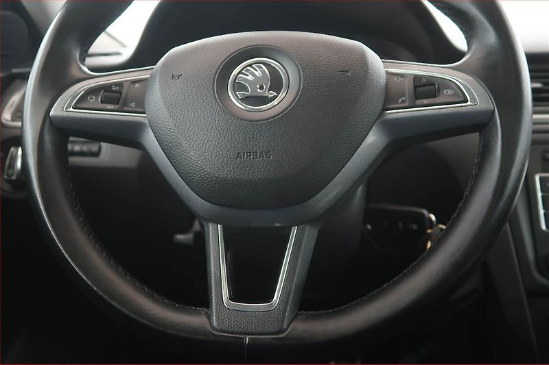 Škoda Rapid (2014) Spaceback 1.2 TSI, Navi - fotka 17 z 17