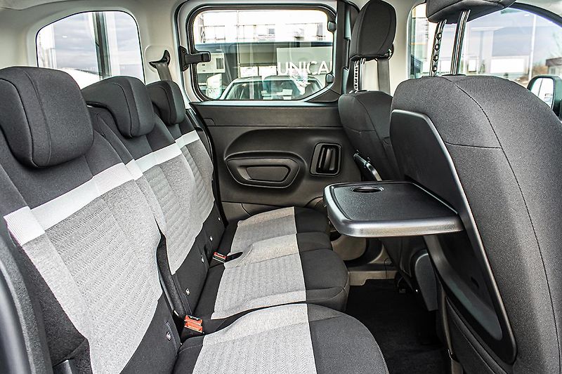 Citroën Berlingo (2026) 1,5 PLUS Diesel 100k Manual - fotka 13 z 13