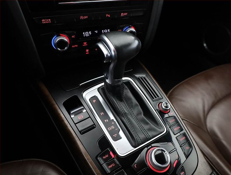 Audi A4 Allroad (2013) 2.0 TDI, 4X4, Automat - fotka 11 z 19