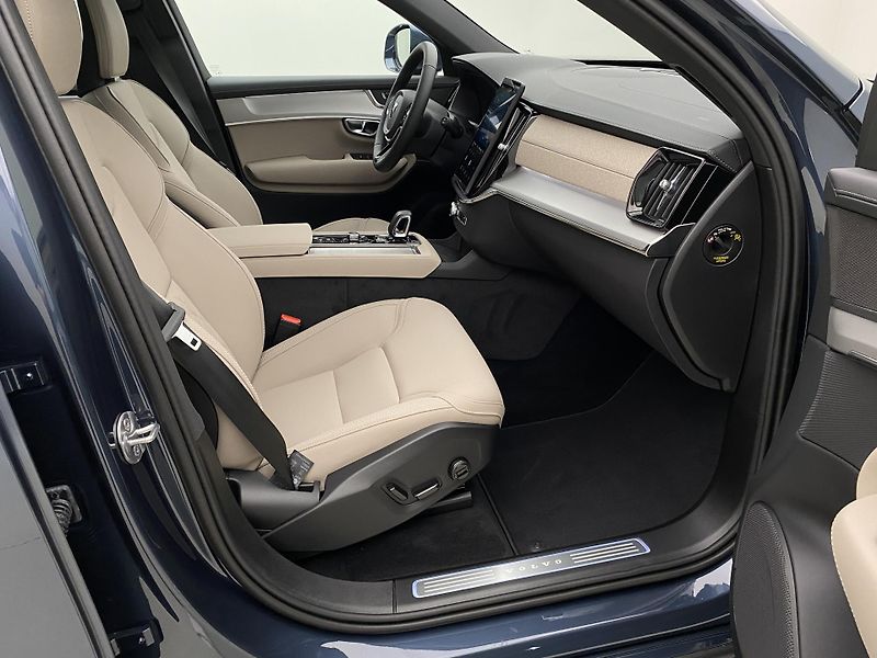 Volvo XC90 (2026) T8 AWD Plug-in CORE 7m - fotka 25 z 64