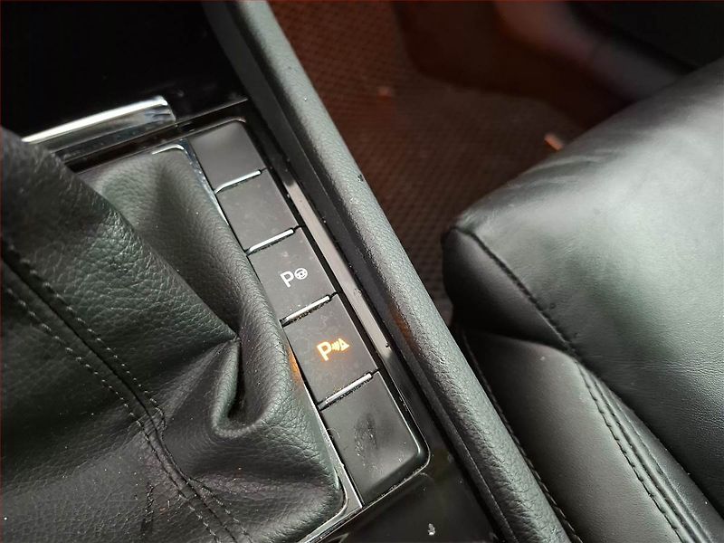 Škoda Superb (2018) 1.6 TDI, Kůže, Navi, Tempomat - fotka 17 z 21