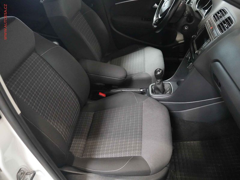 Volkswagen Polo (2016) 1.2i, 1.maj,ČR, AC, výhřev - fotka 12 z 20