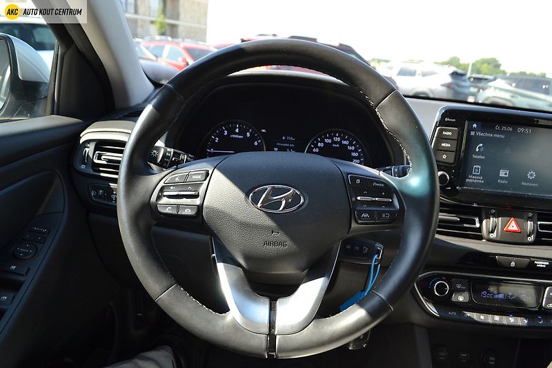 Hyundai i30 1.0T-GDI SMART ALU16 - fotka 31 z 49