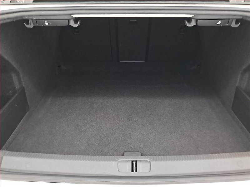 Volkswagen Passat (2014) 2.0 TDI, CZ doklady - fotka 13 z 20