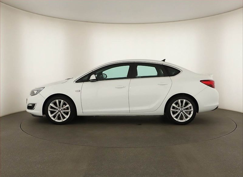 Opel Astra (2014) 1.6 CDTI, Tempomat - fotka 3 z 14