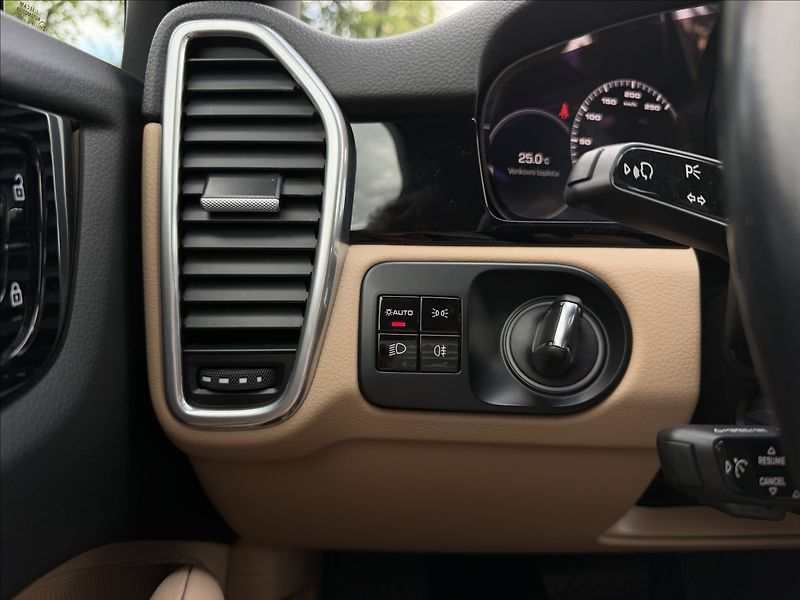 Porsche Cayenne 3.0 V6 Vzduch - fotka 17 z 26