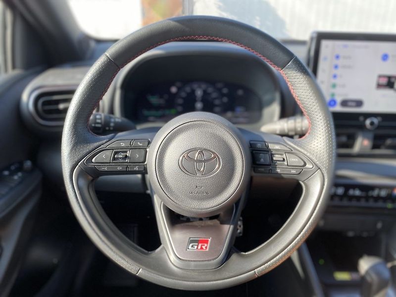 Toyota Yaris 1.5HEV, ČR-1m, GR Sport, DPH - fotka 13 z 25