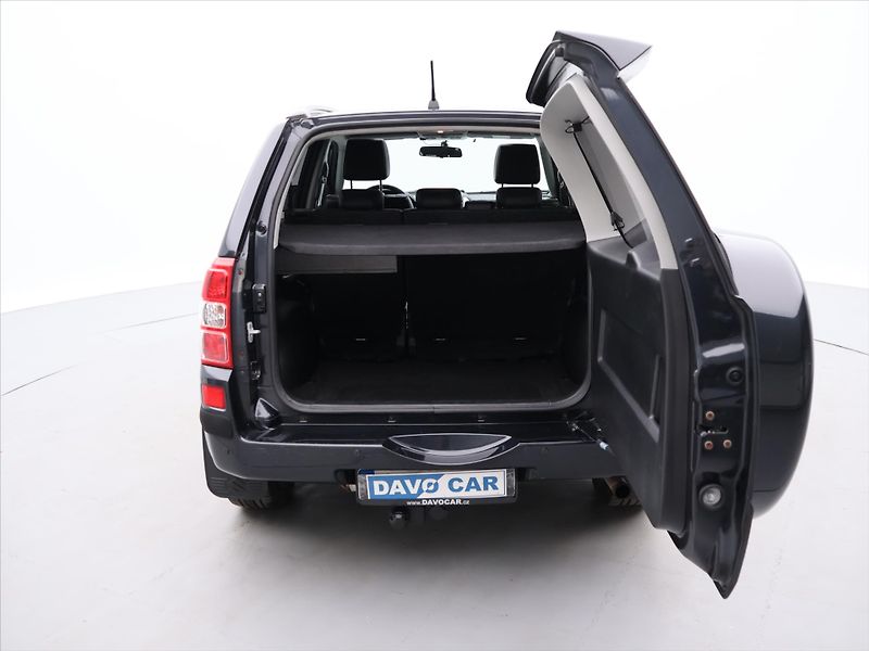 Suzuki Grand Vitara 2,0 JLX 103kW Aut. Tažné CZ - fotka 9 z 27
