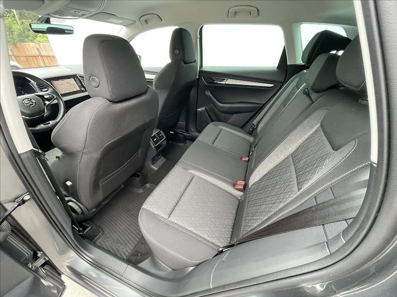 Škoda Karoq 2,0 TDI DSG 4x4 Style TAŽNÉ - fotka 17 z 24