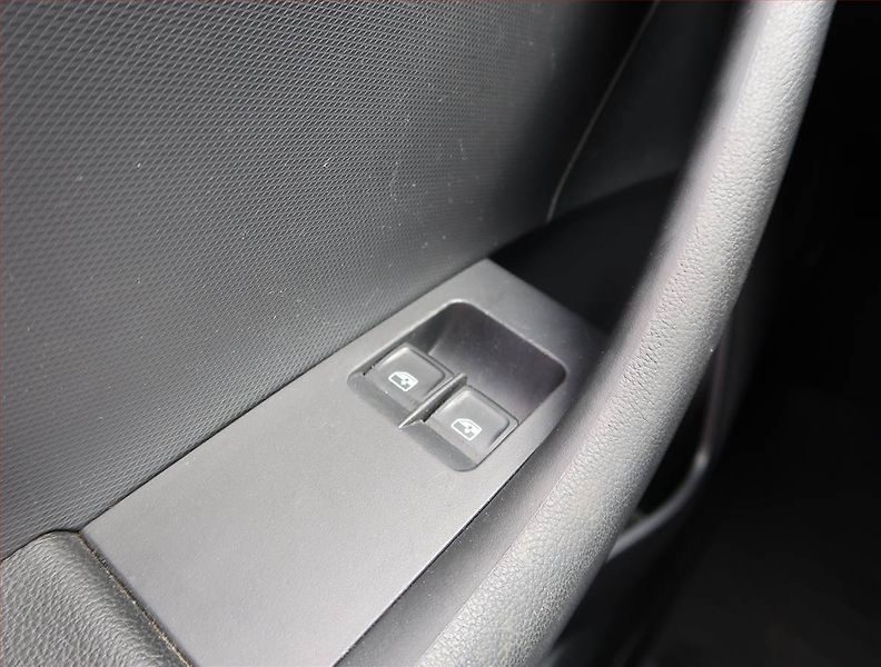 Škoda Rapid (2019) 1.0 TSI, Park. senzory - fotka 18 z 18