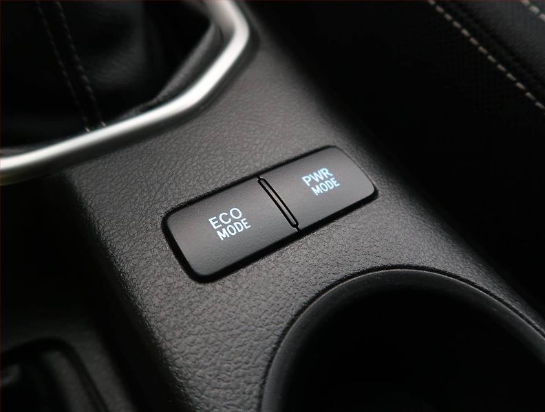 Toyota Hilux (2018) 2.4 D-4D - fotka 20 z 20