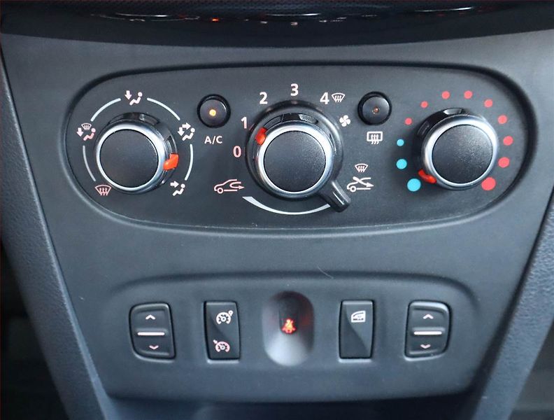 Dacia Sandero (2019) 0.9 TCe, Tempomat - fotka 13 z 18
