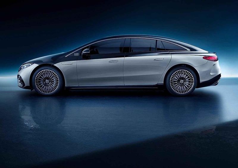 Pražská premiéra Mercedesu EQS