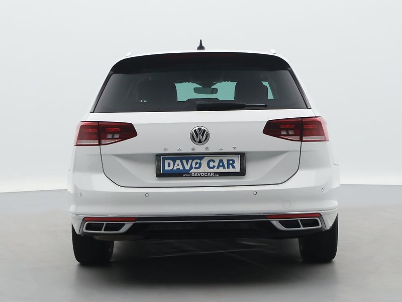 Volkswagen Passat 2,0 TDI 140kW CZ R-line DPH - fotka 6 z 31