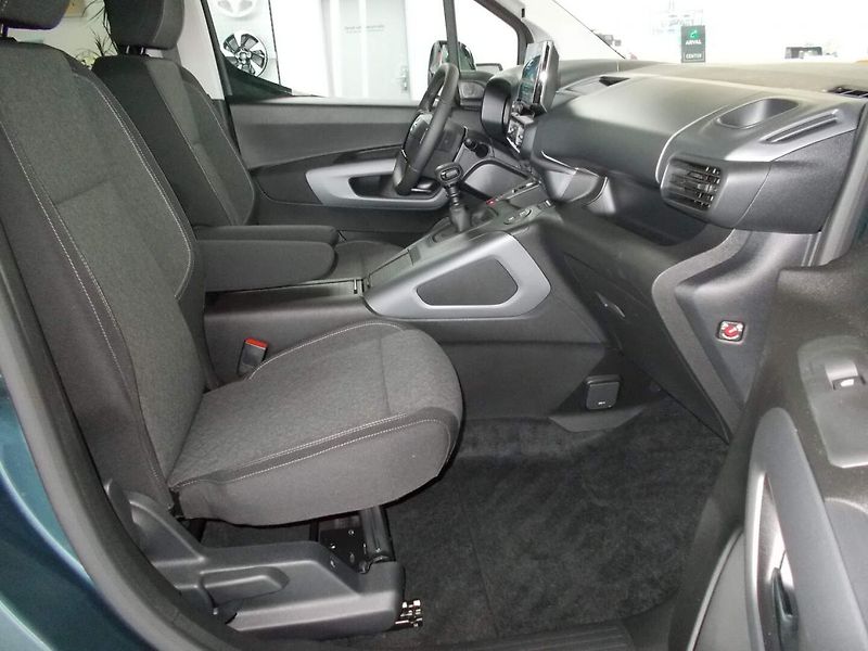 Opel Combo (2026) Elegance Plus L2H1 1.5 CDTI (9 - fotka 19 z 35