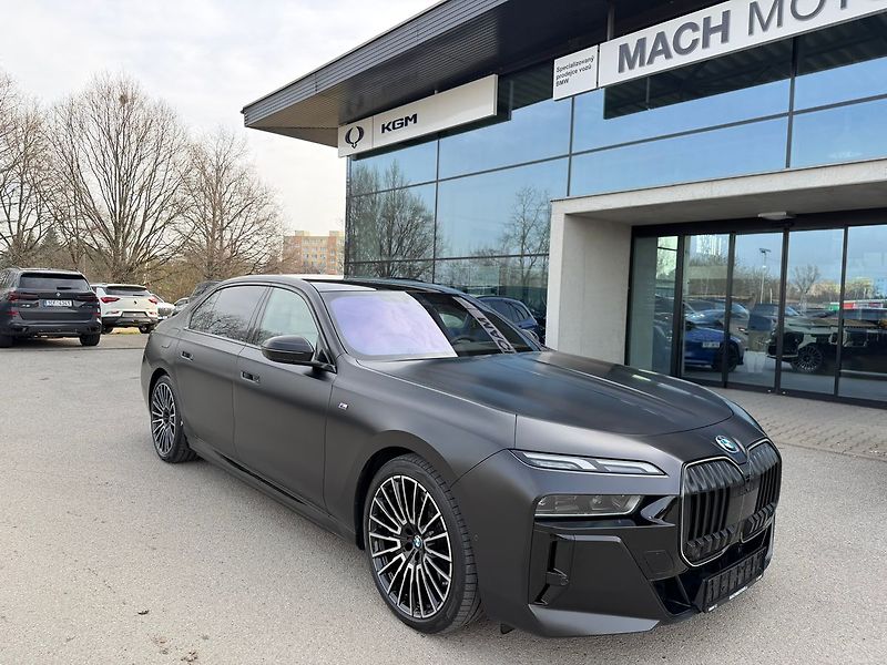 BMW Řada 7 750e xDrive 07/2025 TV - fotka 9 z 31