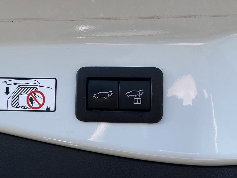 Toyota C-HR 2.0PHEV, ČR, GR Sport VIP, JBL - fotka 37 z 38