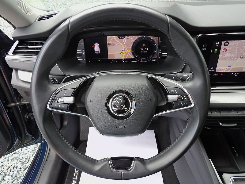 Škoda Octavia 2.0TDI DSG Style Virtual ACC - fotka 13 z 30