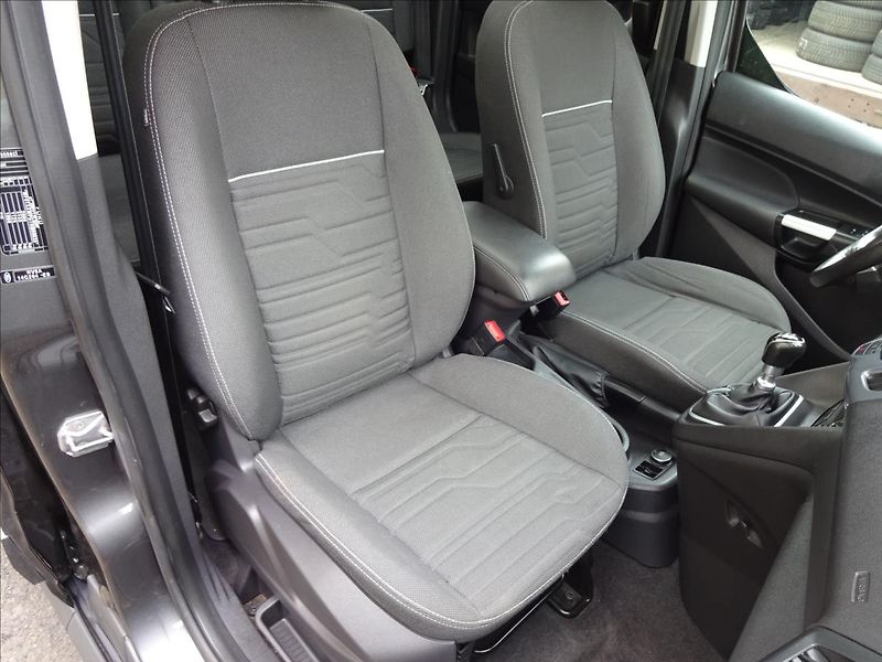 Ford Tourneo Connect 1.0 ECOBOOST TITANIUM - fotka 29 z 49