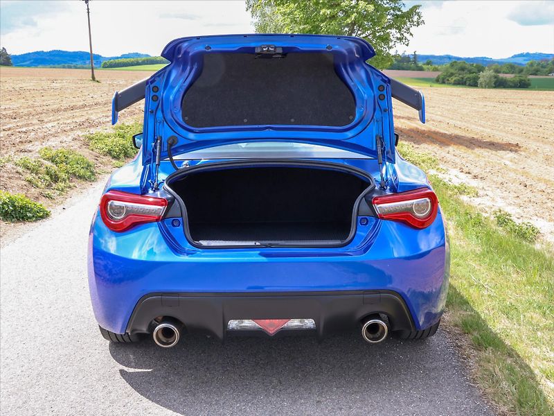 Subaru BRZ 2,0 147kW Final Edition 26/43 - fotka 9 z 42