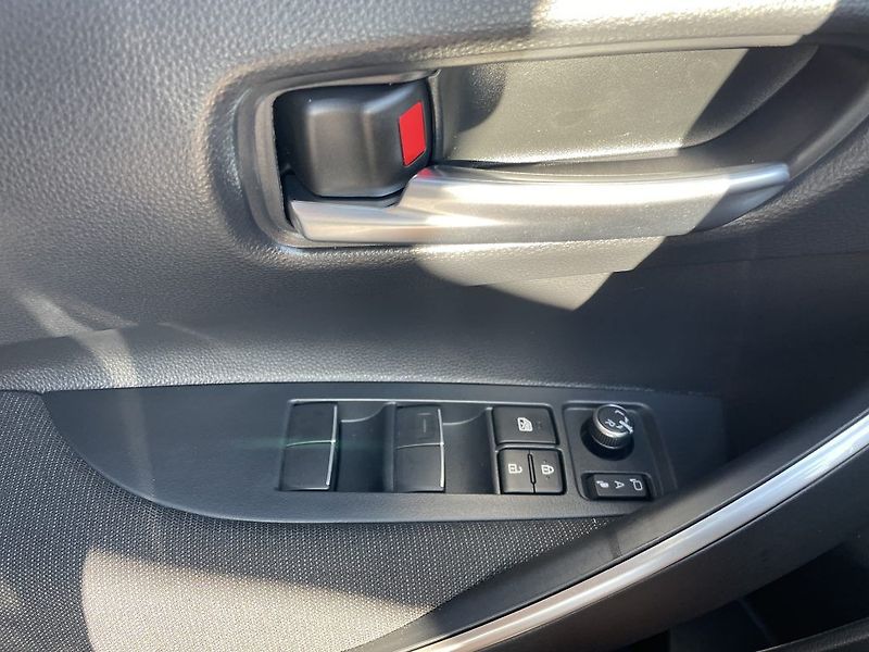 Toyota Corolla SD 1.8 Hybrid ODBĚR 7/2026 - fotka 24 z 26