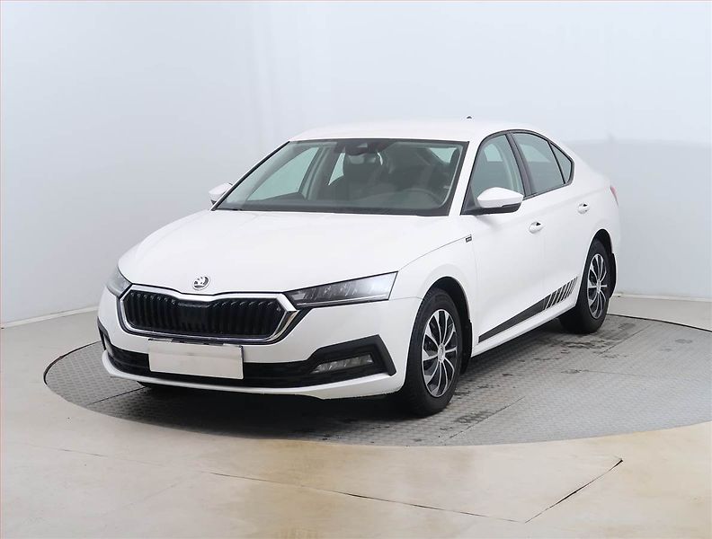 Škoda Octavia (2023) 1.5 TSI e-tec - fotka 2 z 14