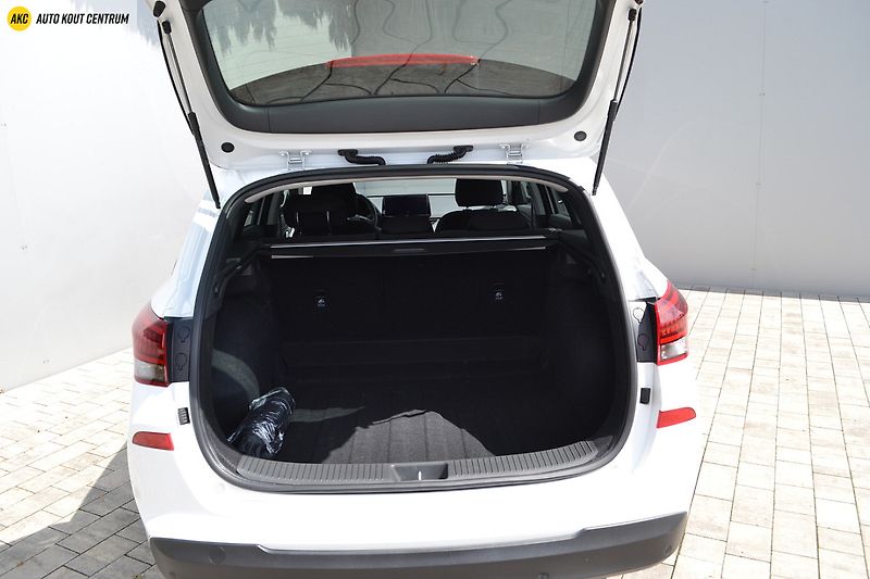 Hyundai i30 WG 1,5I MT SMART FAMILY NAVI - fotka 13 z 43