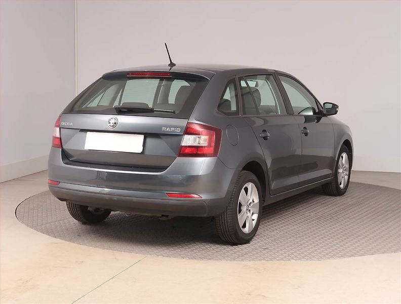 Škoda Rapid (2017) Spaceback 1.0 TSI - fotka 5 z 15