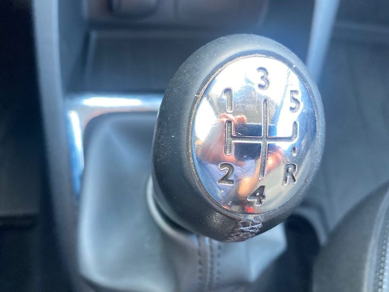 Renault Captur (2015) 0,9 TCe (66kW) BA  Man. - fotka 21 z 24